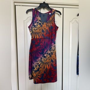 Women’s Columbia Sportswear dress. Size Medium. Great condition, like new.